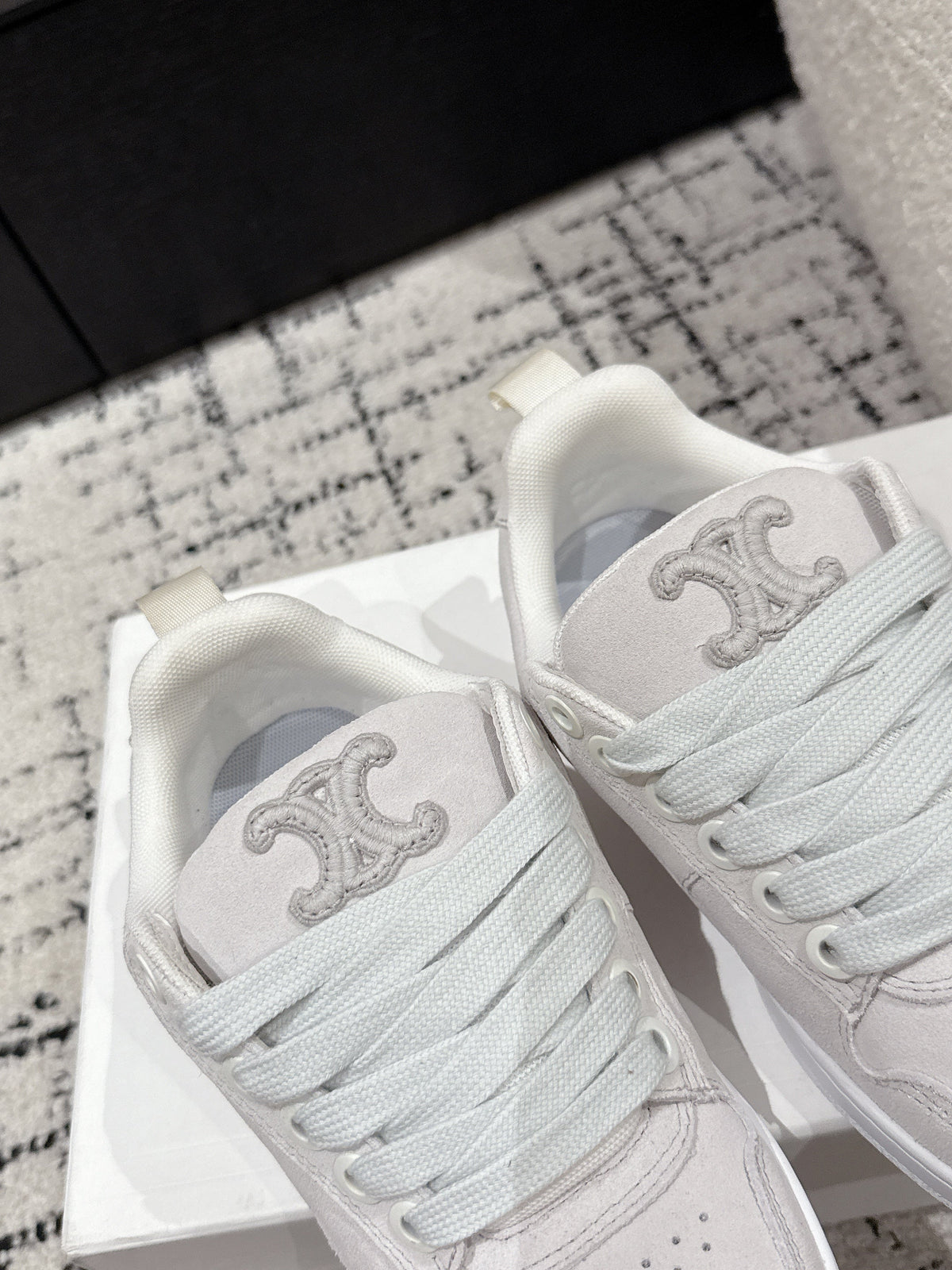 CELINE 25C Huntington Low Top Sneaker White Suede 232344