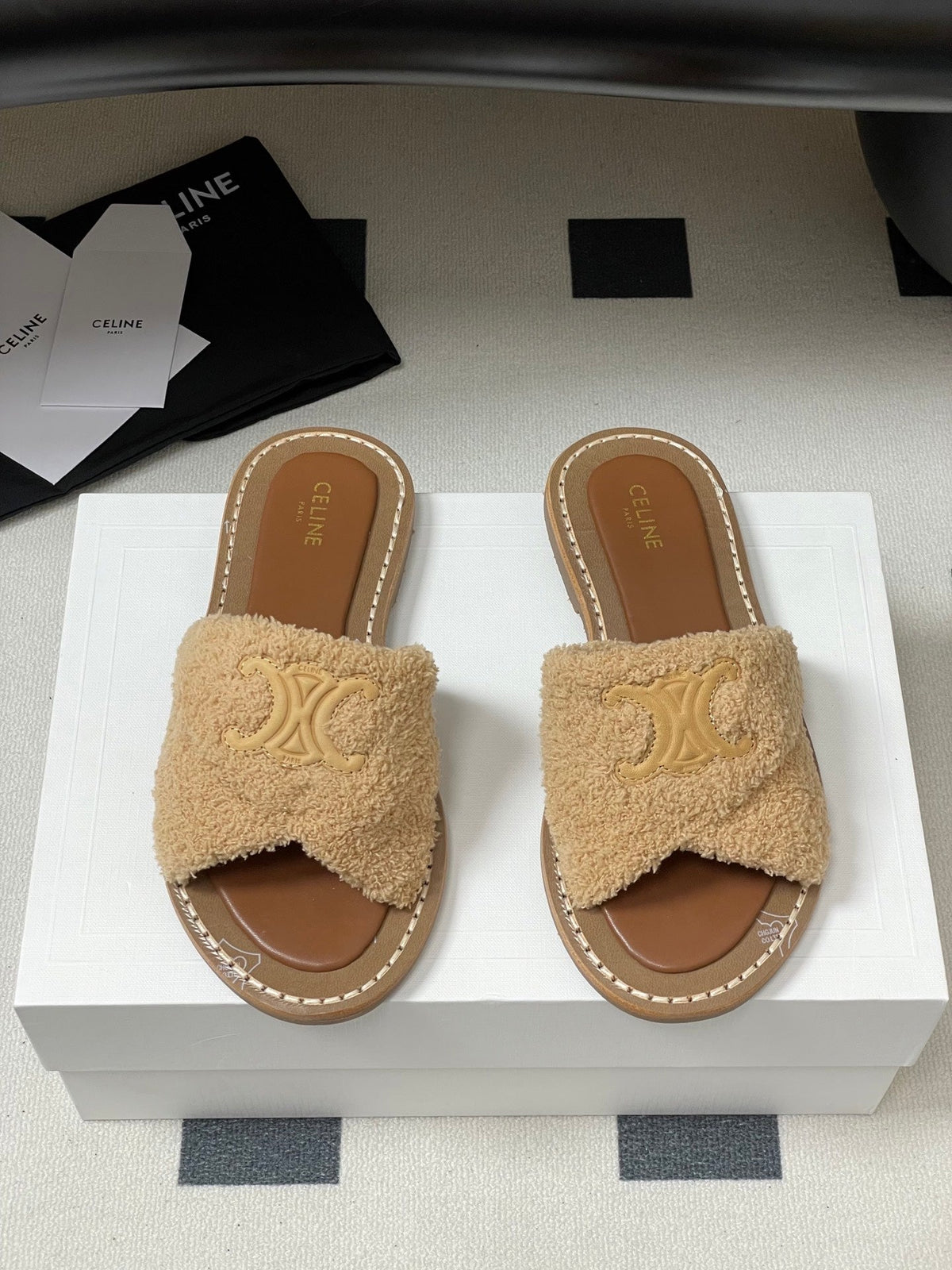 CL 25s Lympia Twisted Sandal Beige Brown Sheepskin Plush Cloth 416656